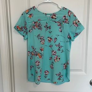 Short Sleeve Blouse 👚 women’s size small